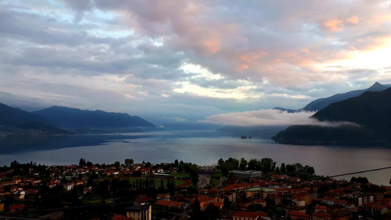 Sole & Lago-Lake Maccagno Buitenkant foto