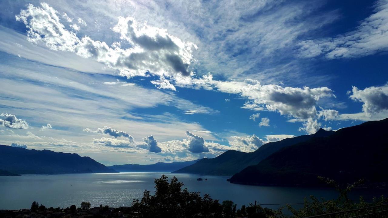 Sole & Lago-Lake Maccagno Buitenkant foto